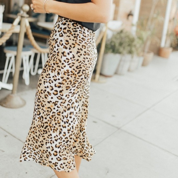 NWT Carly Jean Los Angeles Brooklyn Leopard Skirt - Picture 4 of 8